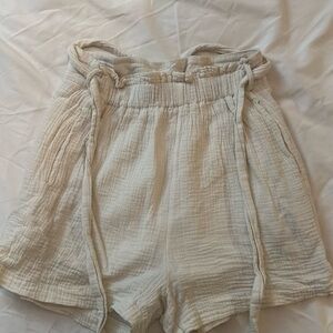 Women's Cream Shorts